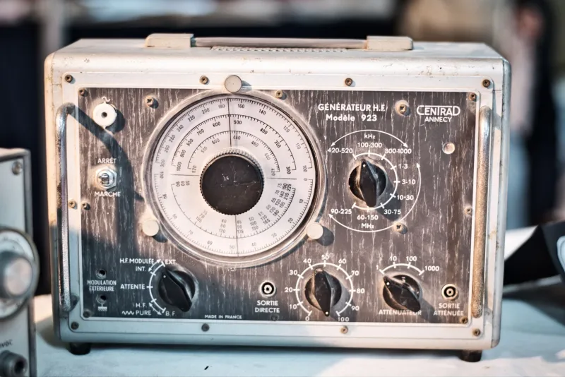 The Judgment Embedded in the Dial: Mechanical Instruments, Digital Sensors, and the Disappearing Epistemology of Measurement